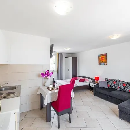 Apartment Maria Ii *
